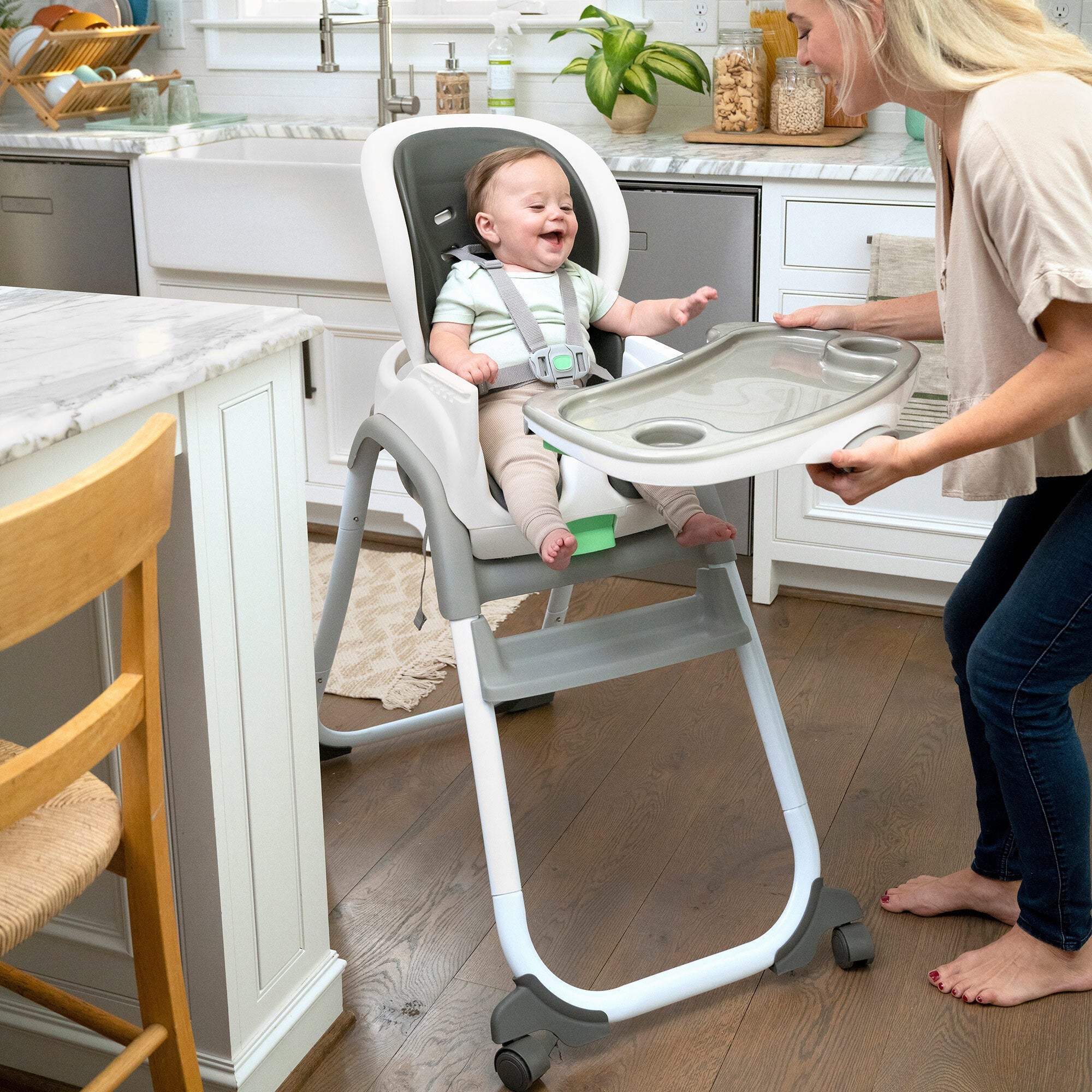 Full Courseâ„¢ SmartCleanâ„¢ 6-in-1 High Chair â€“ Slateâ„¢