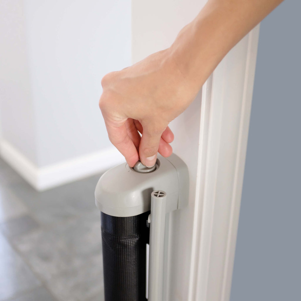 The Thruway 52W Seriesâ„¢ Retractable Gate