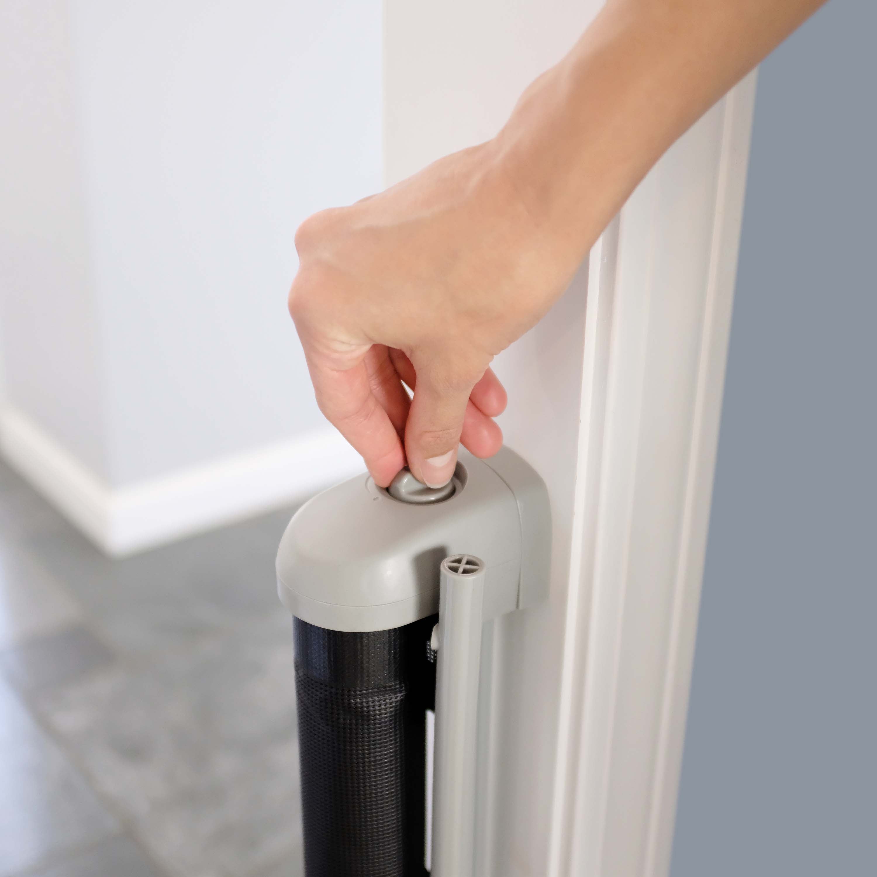 The Thruway 52W Seriesâ„¢ Retractable Gate