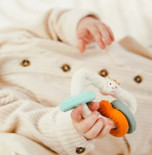 Sophie la girafe textured teething keys