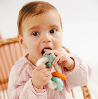 Sophie la girafe textured teething keys