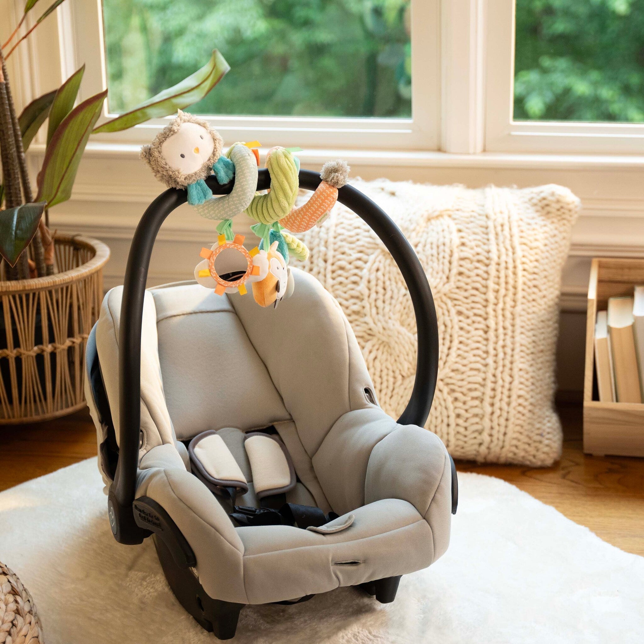 Nally and Friendsâ„¢ Spiral Activity Toy Bar