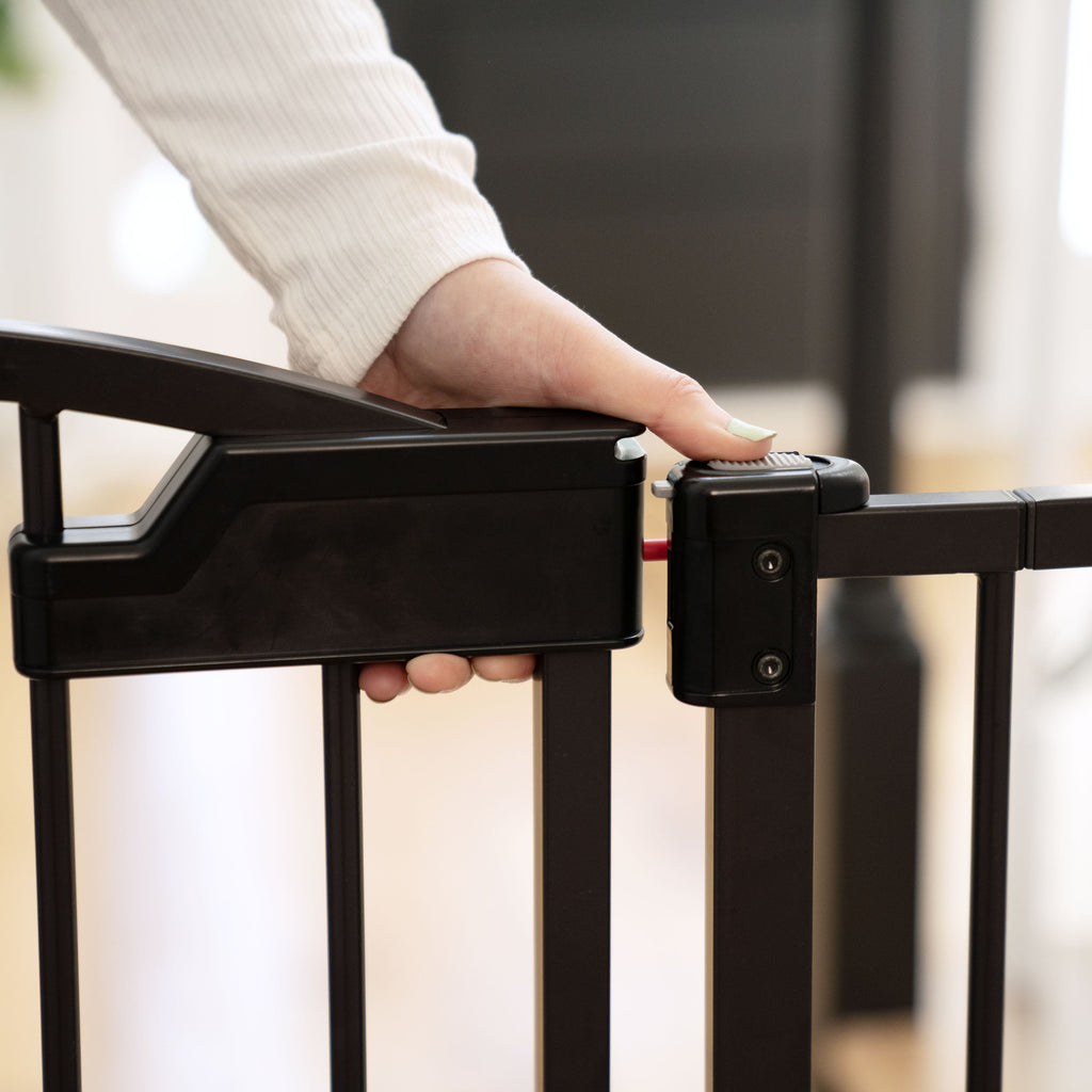 The Thruway 52W Seriesâ„¢? Gate with GlideOpenâ„¢?